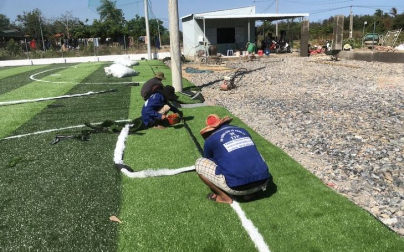 Những lưu ý dành cho thi công sân cỏ nhân tạo